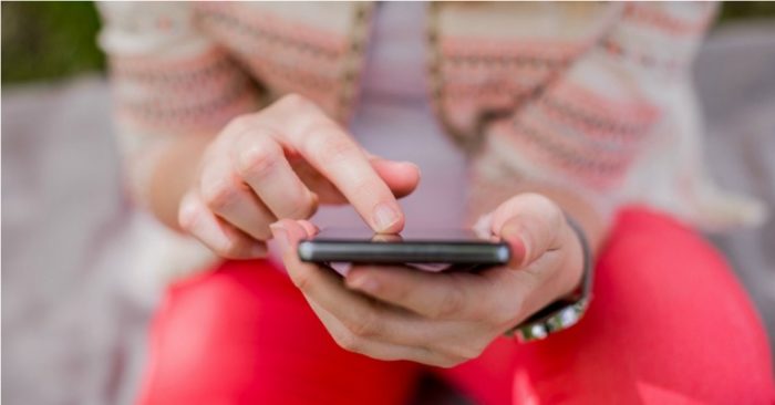 Summer camp distances kids from cell phone use